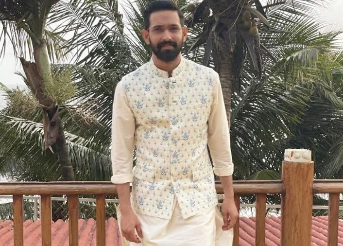 Vikrant Massey in Anita Dongre Menswear, and a masterclass on styling the Aadiv Band